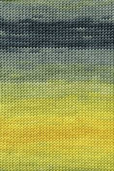 Lang Yarns Merino plus color 926.0011 geel groen op=op uit collectie 