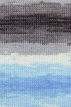 Lang Yarns Merino plus color 926.0079 licht blauw grijs op=op uit collectie 