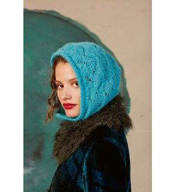 Sjaalmuts met ajourpatroon gemaakt van Lang Yarns Suri Alpaca