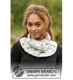 Halswarmer gemaakt van Drops Merino extra fine