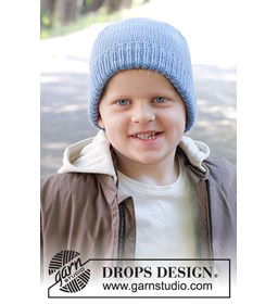Helderblauwe Hemel Kindermuts gemaakt van Drops Big Merino