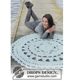 Rond kleed gemaakt van Haaknaalden