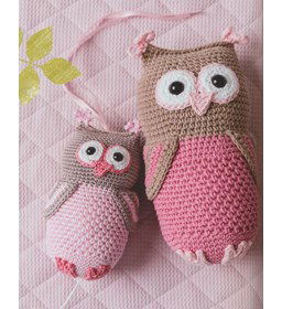 Muziekdoosje gemaakt van lint, band, franje, strikjes, bloemen