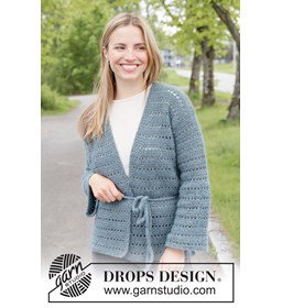 damesvest met elegant kantpatroon en ceintuursluiting gemaakt van Haaknaalden