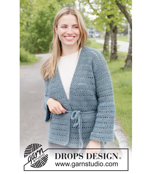 Haakpatroon damesvest met elegant kantpatroon en ceintuursluiting
