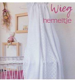 Hemeltje Wieg gemaakt van lint, band, franje, strikjes, bloemen