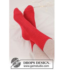 Merry Mistletoe Socks gemaakt van Drops Fabel