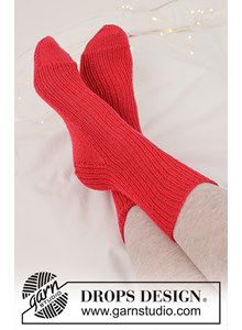 Merry Mistletoe Socks