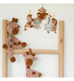 set knuffeldoek, mobiel en muziekknuffel Zoe Giraffe gemaakt van Vulling