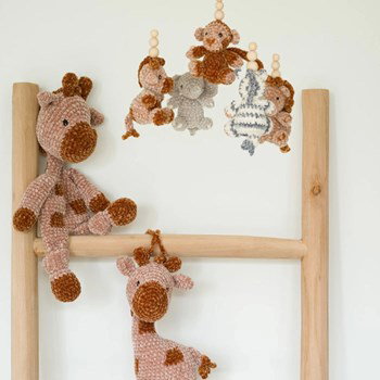 set knuffeldoek, mobiel en muziekknuffel Zoe Giraffe