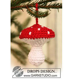 Kerstbal paddestoel  gemaakt van Haaknaalden