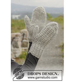 Gebreide wanten gemaakt van Breinaalden zonder knop