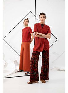 Vest met korte mouwen en sjaalkraag