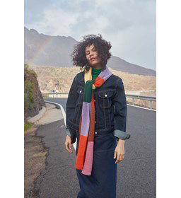 Lange smalle sjaal gemaakt van Lang yarns Poseidon