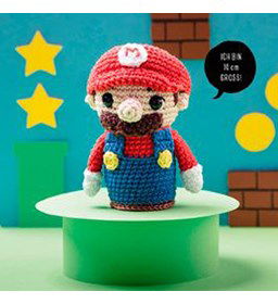 Super Mario gemaakt van Scheepjes Catona 25 en 10 gram