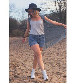 Damesgilet met franjes gemaakt van DMC Natura Cotton