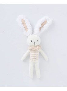 Knuffelkonijn met gestreept truitje