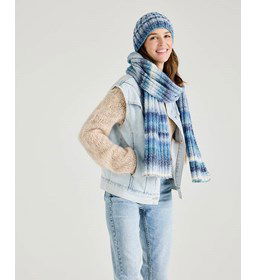 Sjaal en muts in boordsteek gemaakt van Phildar Phil Colorful