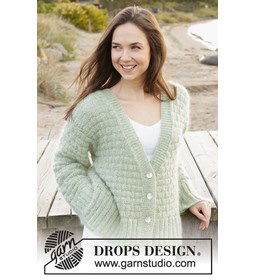 Damesvest met lage V-hals gemaakt van Drops Kid Silk