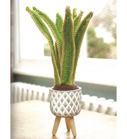 Sanseveria in pot gemaakt van Lang Yarns Donegal