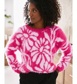 Harige damestrui met bloemenpatroon gemaakt van Phildar Phil Beaugency