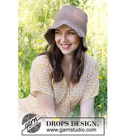 Gehaakt bolhoedje met golvende rand gemaakt van Drops Belle