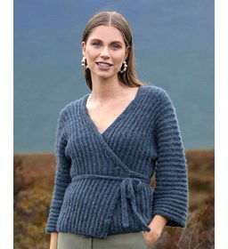 Damesvest met overslag gemaakt van Phildar Phil Givre