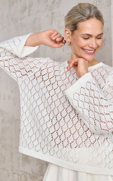 wijde trui in kantpatroon