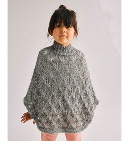 Aansluitende kinderponcho gemaakt van Phildar Phil Irise Alpaga