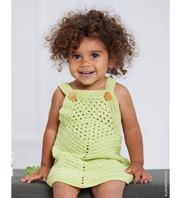 Kinderjurkje met schouderbandjes gemaakt van Lana Grossa Elastico