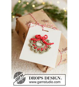 Gehaakte mini kerstkrans van zacht katoen gemaakt van Haaknaalden