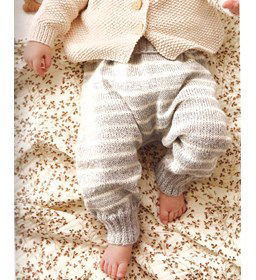 gestreept babybroekje gemaakt van Lang Yarns Baby alpaca