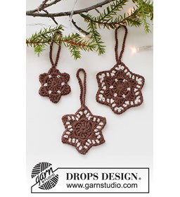 Kersthangers gemberbrood gemaakt van Drops Baby Merino