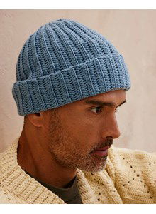 Muts in gehaakt streeppatroon