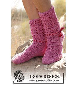 Gebreide sokken gemaakt van Drops Fabel