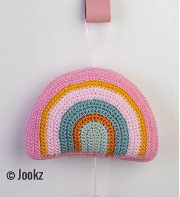 Muziekdoosje regenboog gemaakt van Kumihimo satijnkoord 