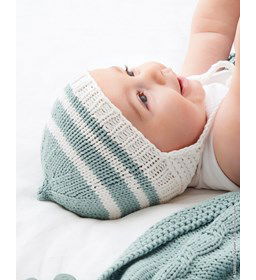 Babymuts met elvenpuntje gemaakt van Lana Grossa Riserva