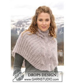 Poncho gemaakt van Drops Kid Silk