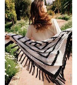 Omslagdoek met franjes gemaakt van Lana Grossa Ecopuno