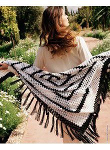 Haakpatroon omslagdoek met franjes gemaakt van Lana Grossa Ecopuno