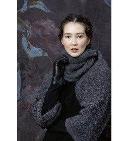 Sjaal met mouwen gemaakt van Lang Yarns Passione 976 (op=op)