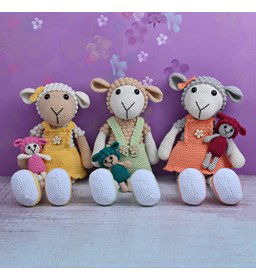 Lieve gehaakte Schaapjes Sasja, Siebe en Sofie gemaakt van Kralen