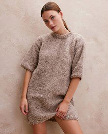 Jurk met ronde aansluitende halsboord