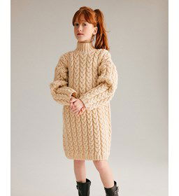 Meisjes jurk met opstaande halsboord gemaakt van Phildar Phil Charly