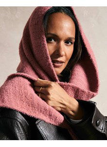 Haakpatroon capuchonsjaal almyre gemaakt van Phildar Phil Romance
