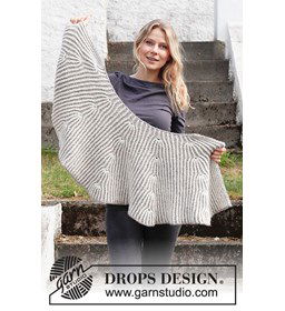 Dames omslagdoek gemaakt van Drops Air