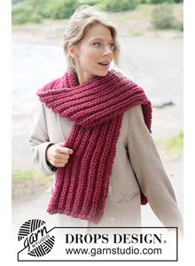 Warme gebreide sjaal in Engelse patentsteek