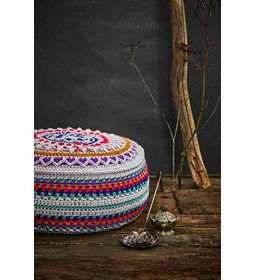 Poef gemaakt van Scheepjes Chunky Monkey