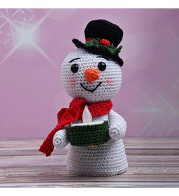 Sneeuwpop met lichtje gemaakt van Decoratie en miniaturen