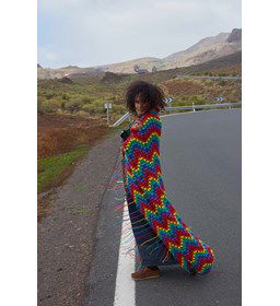 Plaid met franjes en zigzagpatroon gemaakt van Lang yarns Poseidon